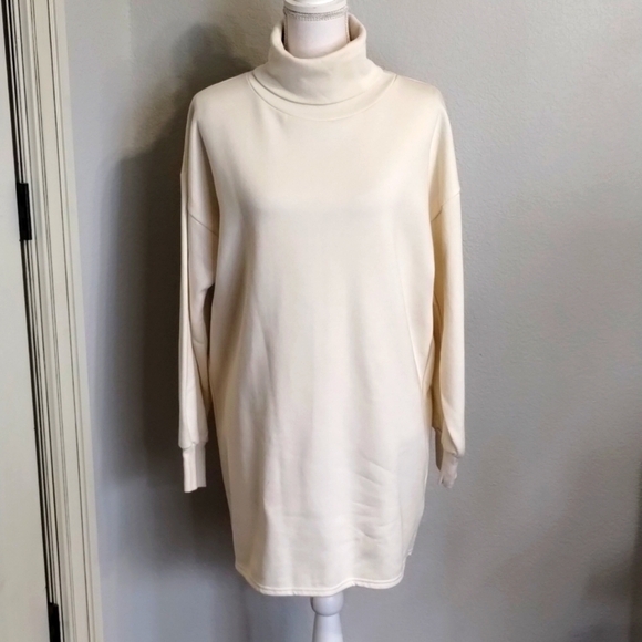 PrettyLittleThings Women's size 4 Cream Oversized Sweat Roll Neck Jumper… - Picture 1 of 10